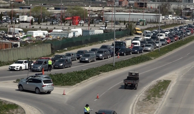 Karantinimi i qyteteve, ankohen bizneset: Punëtorët po ndalohen nga Policia