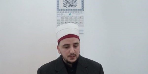 Kërcënohet hoxha nga Peja, kërkon mbrojtje nga shteti