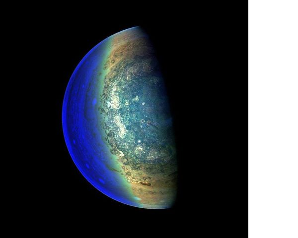 NASA publikon foto të reja mahnitëse nga sonda e saj pranë Jupiterit