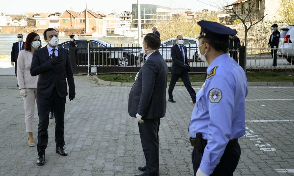 Kurti viziton komunën më të prekur me koronavirus