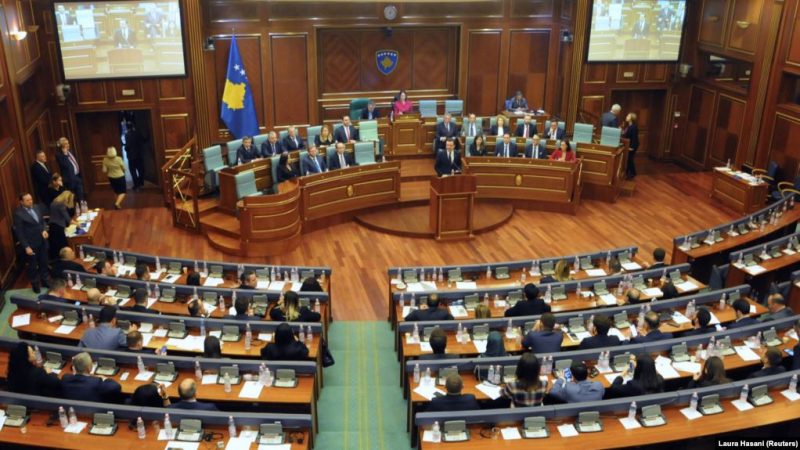 Nagavci tregon sa vota i kanë mbledhur për mocionin kundër Qeverisë Hoti