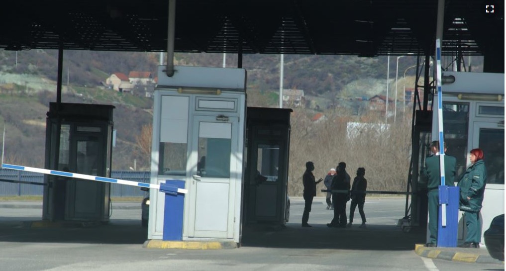 Serbia ka bllokuar transportuesit e mallrave nga Kosova, thotë Abdixhiku