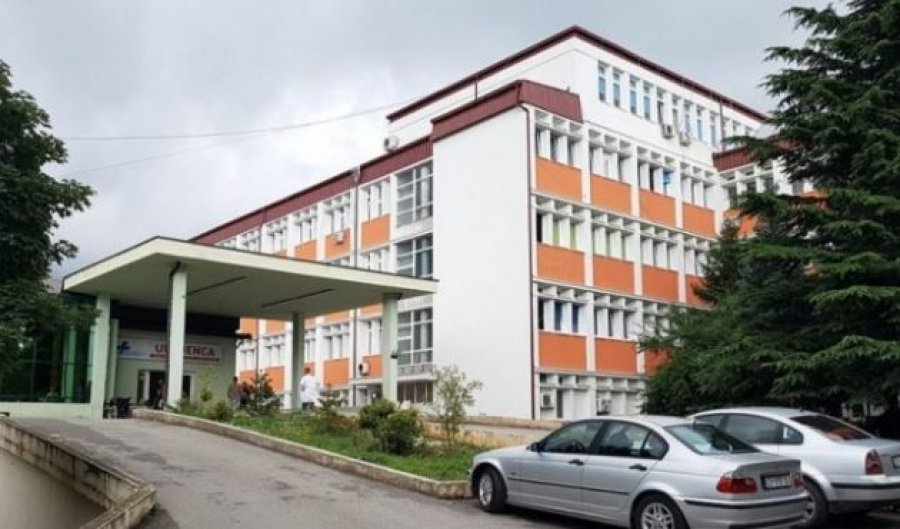 Gjykata rikthen në punë drejtorin e shkarkuar në Spitalin e Pejës për rastin e futjes së fetusit të vdekur në lavatriçe