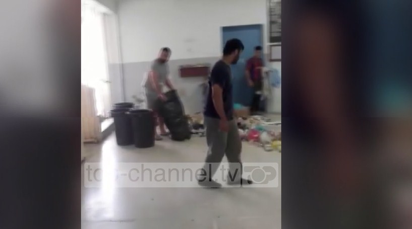 Shqiptari nga burgu i Patrës: Jo korona, por dhe kolera do na zërë! Kemi 4 ditë pa ushqim