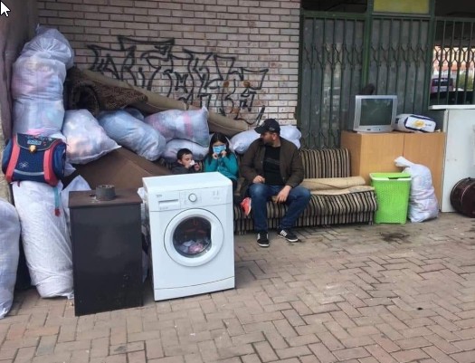Kohë krize nga Koronavirusi, një familje në Pejë nxirret në rrugë