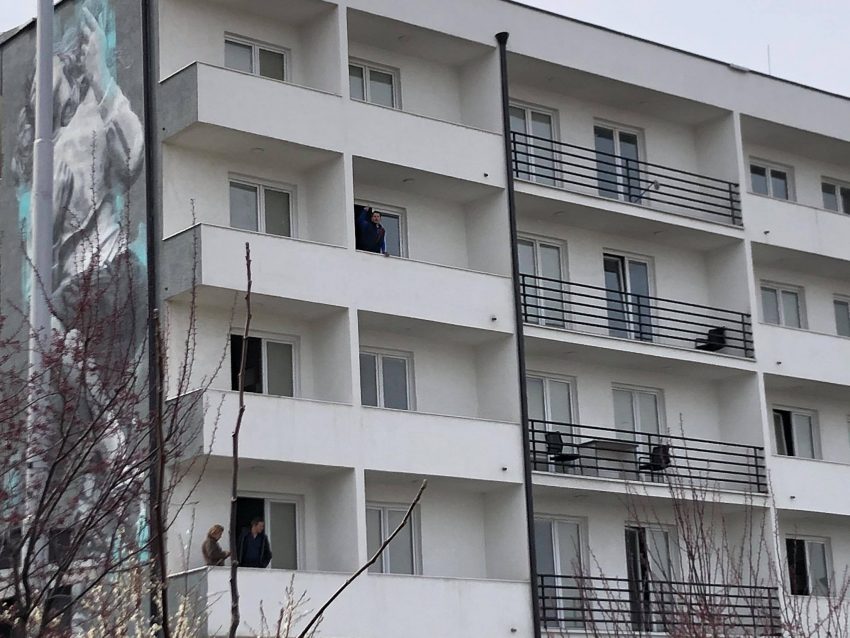 I riu nga karantina: Jemi si në burg!