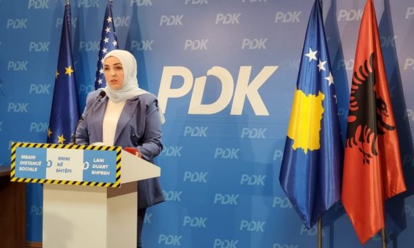 Besa Ismaili e PDK-së quan të ulët deklaratën e Arben Vitisë rreth mundësisë së dorëheqjes