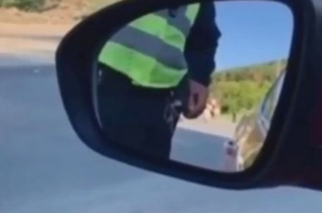 Qytetari bën shaka me policin: E kam numrin 10-të si Messi, a mundet me ndalë najkush?