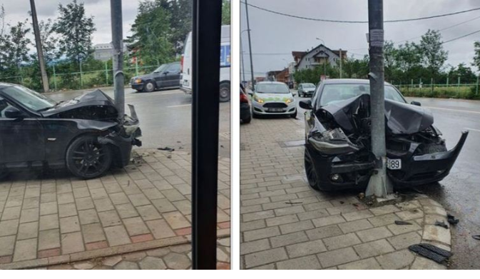 Vetaksident në Ferizaj, godet shtyllën elektrike!