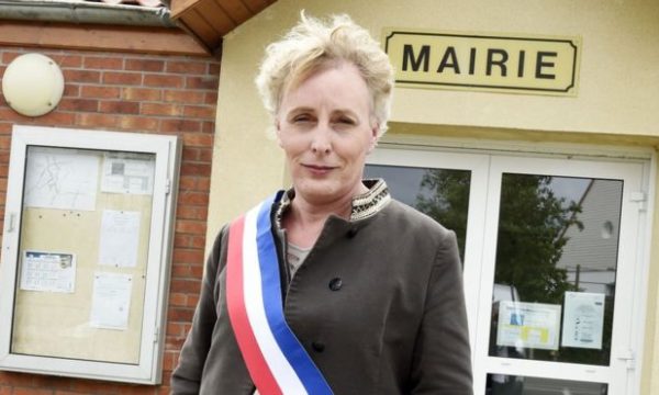 Për herë të parë Franca zgjedh një transgjinore për kryetare të komunës
