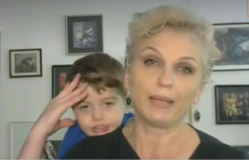 Raportimi i sikletshëm me djalin pas shpinës i gazetares Tuhina