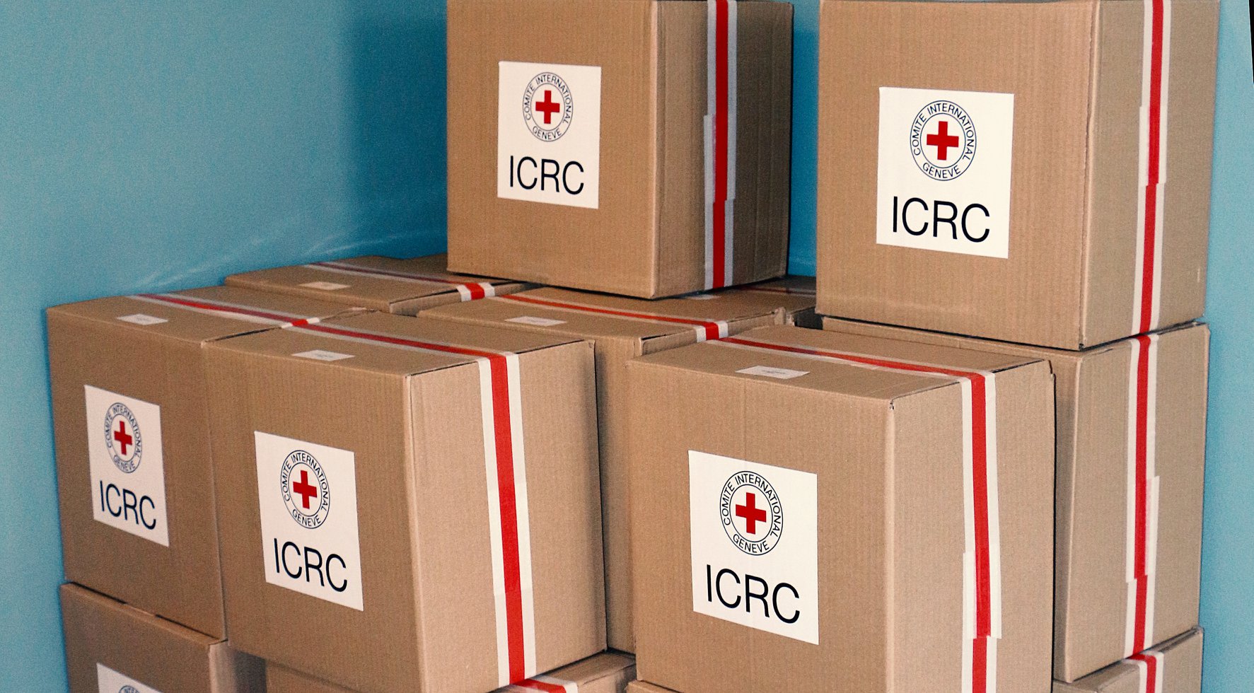 Kryqi i Kuq i dhuron Bashkësisë Islame mjete mbrojtëse për pastrimin e kufomave