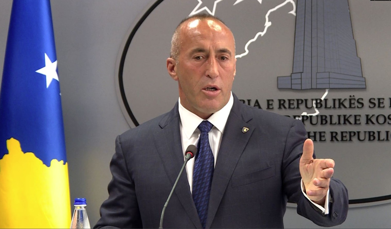 Një ditë pas vendimit të LDK-së për Vjosa Osmanin, Ramush Haradinaj del në konferencë për media