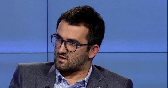 Shkëlzen Gashi kërcënohet me jetë gjatë intervistës: Hajt se Policia t’run nja 1 muj, mandej e sheh