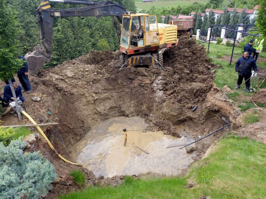 Prishet një gyp uji që vjen nga Badovci, mbesin pa ujë disa zona në kryeqytet