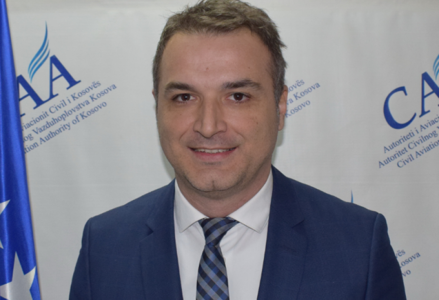 Kurti shkarkon drejtorin e Aviacionit Civil, Eset Berisha