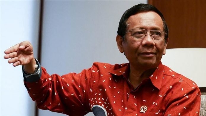 “Koronavirusi është si gruaja juaj”- Pas batutës, ministri indonezian përballet me kritika