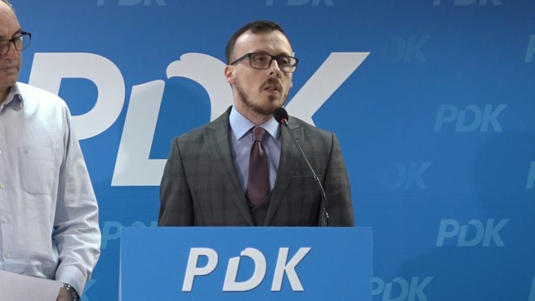 Zëdhënësi i PDK-së: VV është parti ekstreme, njëherë ka sulmuar sistemin tash po sulmon zërat kritikë