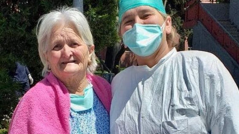 Një 77-vjeçare nga Kruja shërohet nga koronavirusi