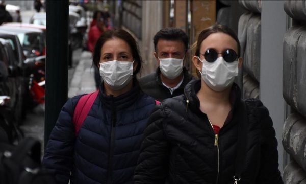 Këta janë tre kategoritë e personave që nuk mund të mbajnë maskë sipas ekspertëve