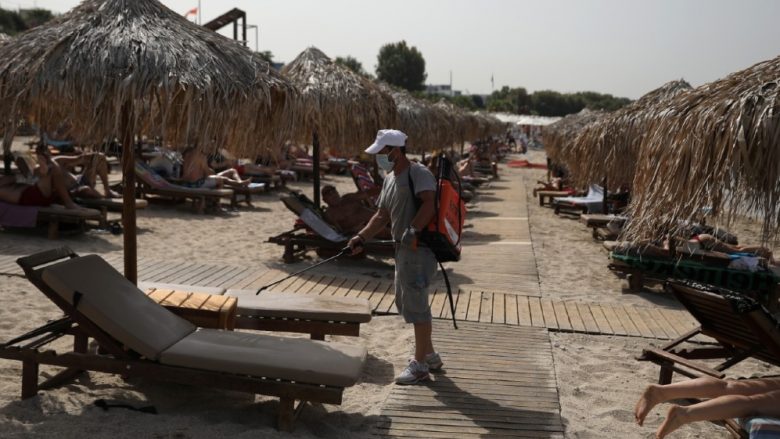 Greqia hap plazhet për turistët, këto janë kushtet për verim
