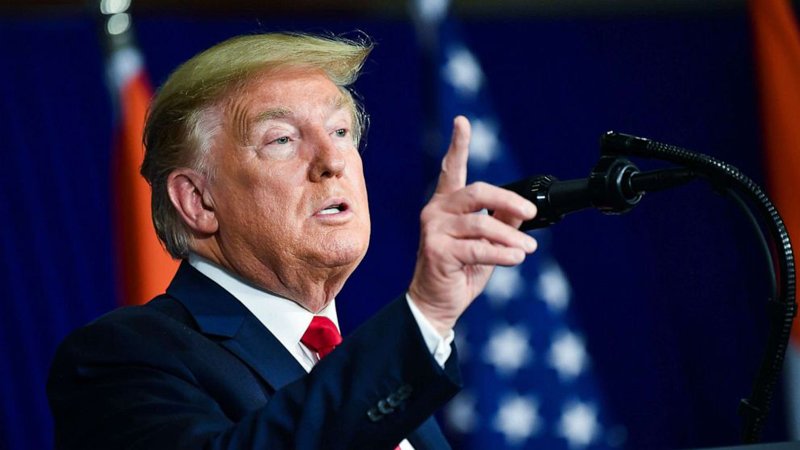 Trumpi e quan “simbol nderi” numrin e lartë të të infektuarve në SHBA