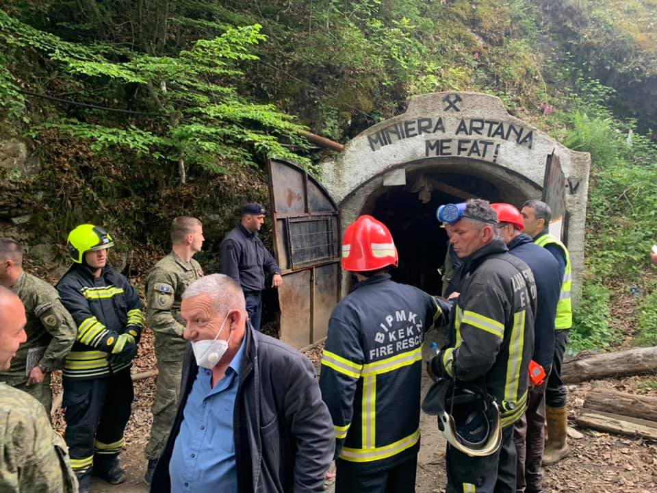 Pamje nga miniera e Novobërdës ku vdiqën dy persona, ekipet po përgatiten për nxjerrjen e viktimave