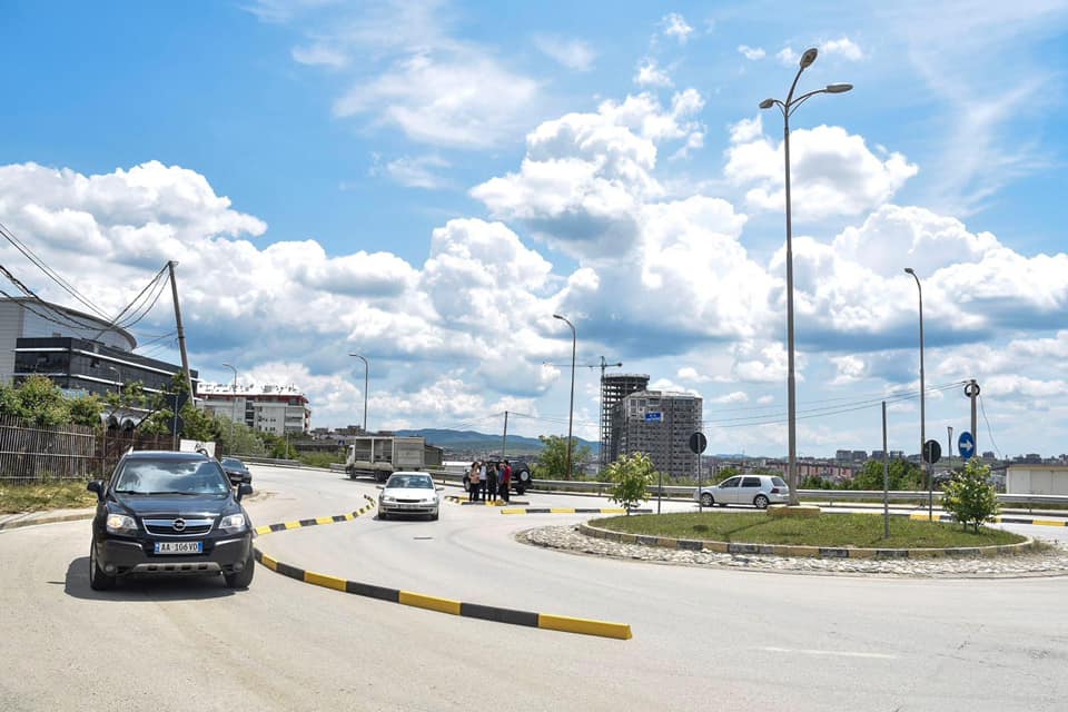 Ndarje fizike në rreth-rrotullimin në ‘Arbëri’