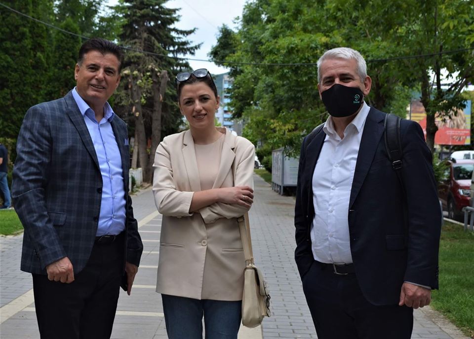 Bahtiri takohet me ish-ministrat e VV-së, ja çka biseduan!