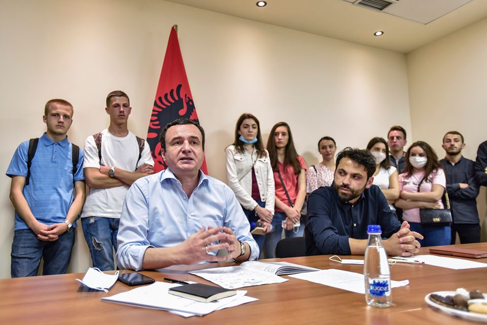 Kurti takim me studentët: Vetëvendosje do t’i fitojë zgjedhjet që po afrojnë