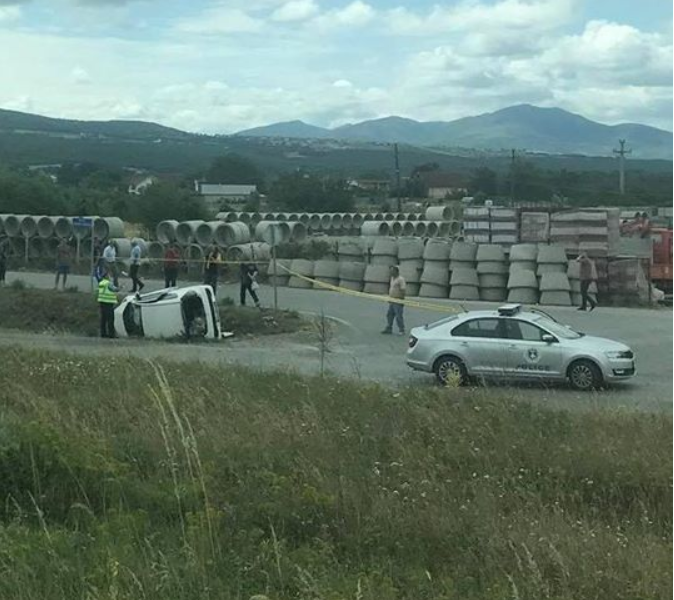 Rrokulliset vetura në Grabanicë të Klinës, ka të lënduar
