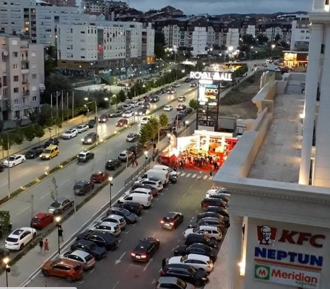 Pasi pronari u infektua me COVID-19, mbyllet përkohësisht kafiteria në Rrugën B