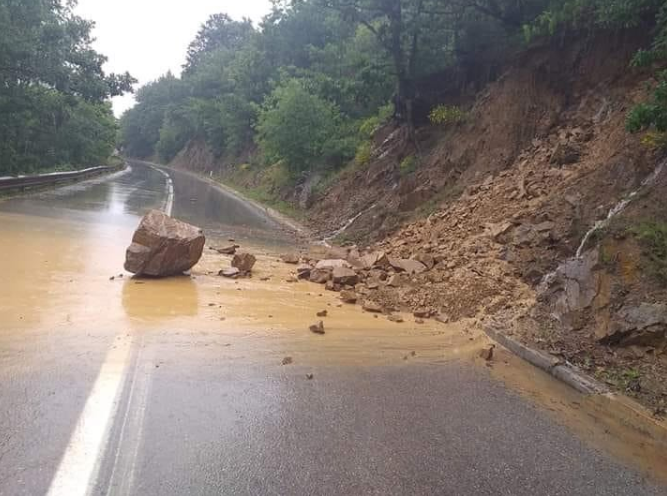 Shembje dheu dhe gurësh në Orllan