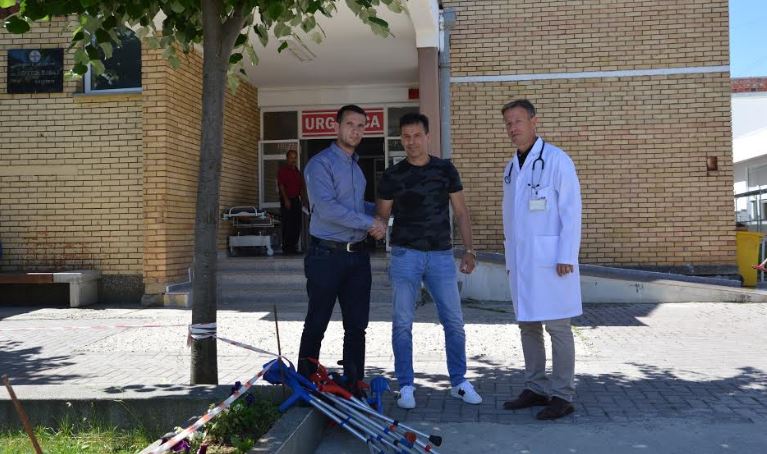 Gjest i mirë: Mërgimtari nga Gjermania ndihmon Qendrën e Mjekësisë Familjare në Malishevë