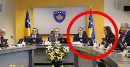 Driton Selmanaj tregon pse i ndërruan vendet me zëvendëskryeministren Balaj-Halimi