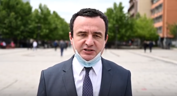 Kurti i fton qytetarët në tubimin në shesh