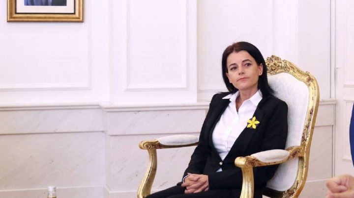 Vasfije Krasniqi pas votimit të Qeverisë Hoti: E turpshme!