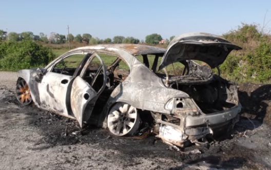 Digjet i gjallë brenda veturës, policia po e heton rastin