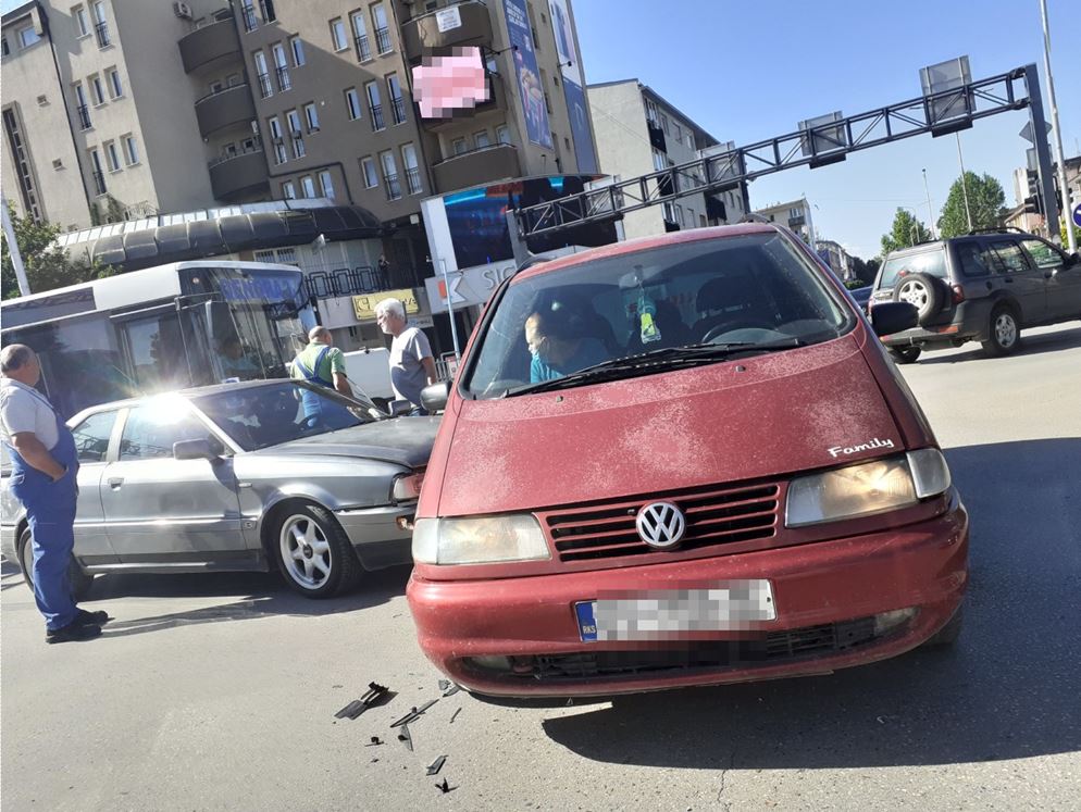 Aksident trafiku në qendër të Prishtinës