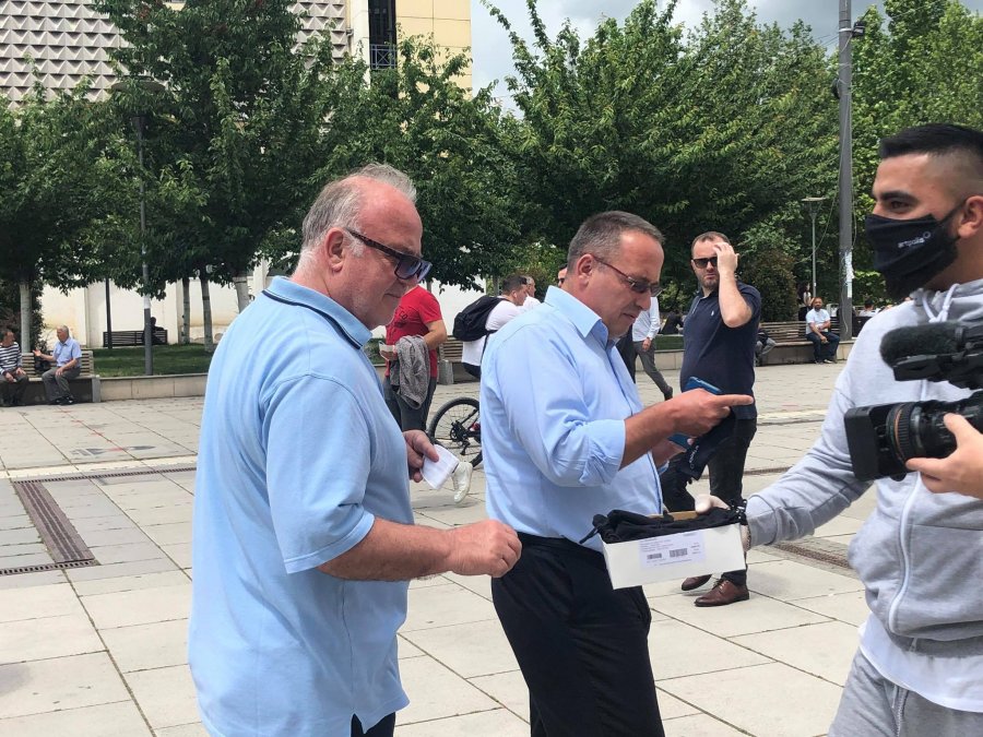 Zëdhënësi i MSH-së tregon kur duhet ta bartni maskën e kur jo