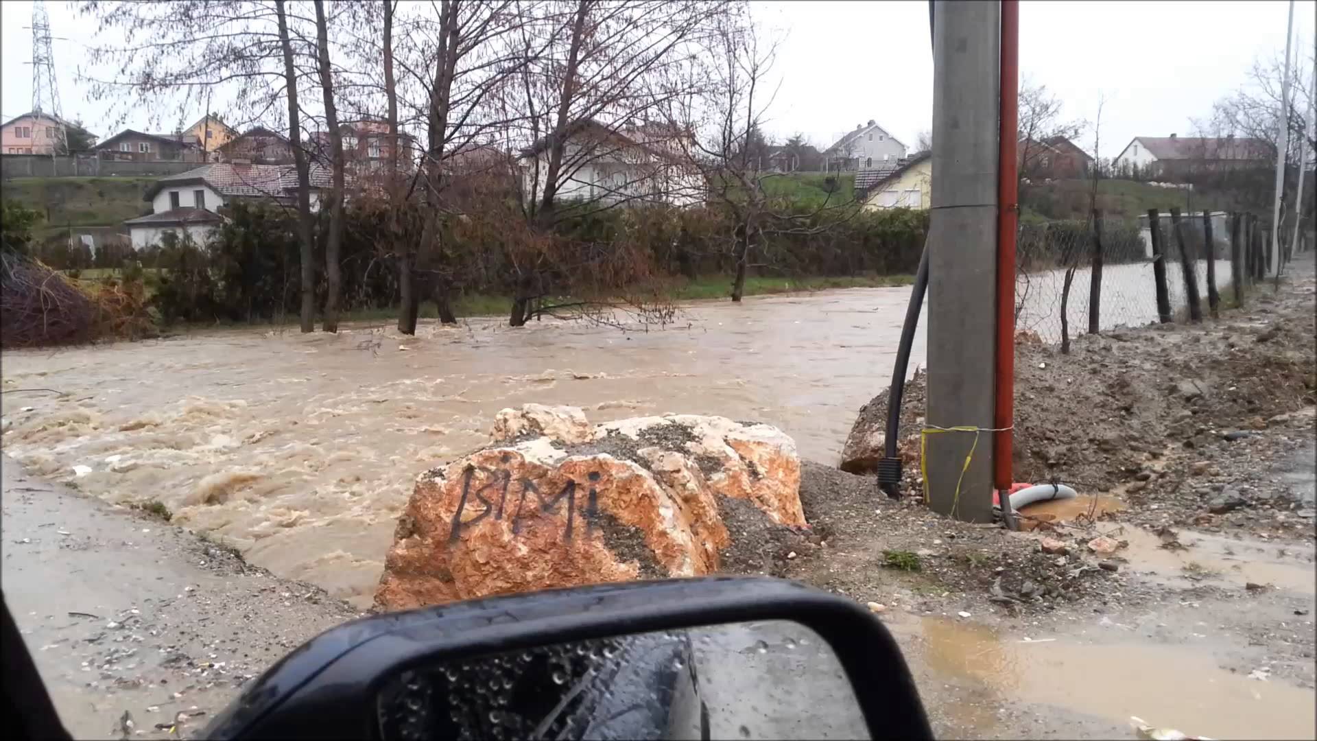 Alarm për vërshime në Kosovë për shkak të reshjeve