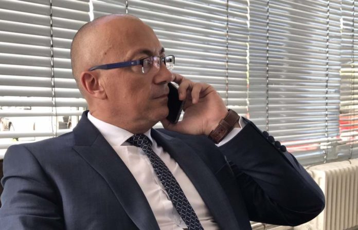 Ministri i Listës Serbe bllokon buxhetin për komunat shqiptare