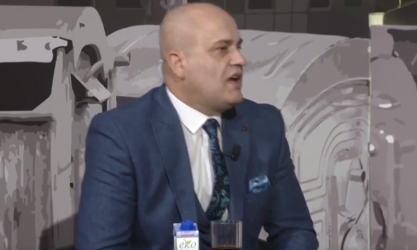 Deputeti i LDK-së thotë se në Bruksel po përgatitet sakatimi apo zhbërja e shtetit të Kosovës