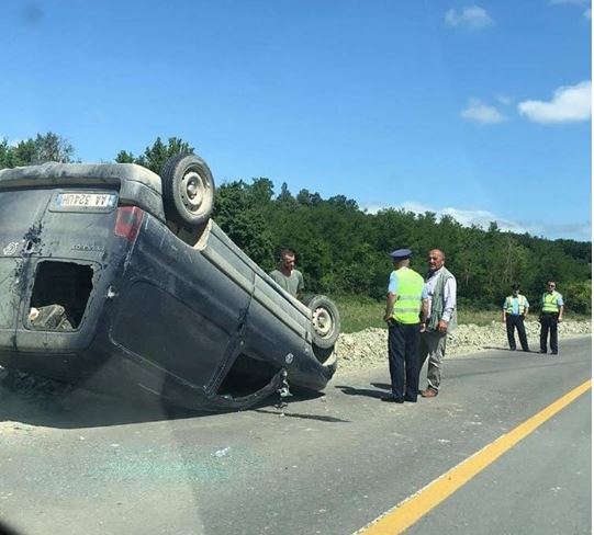 Aksident trafiku me lëndime të rënda, mbyllet aksi rrugor Komoran-Drenas