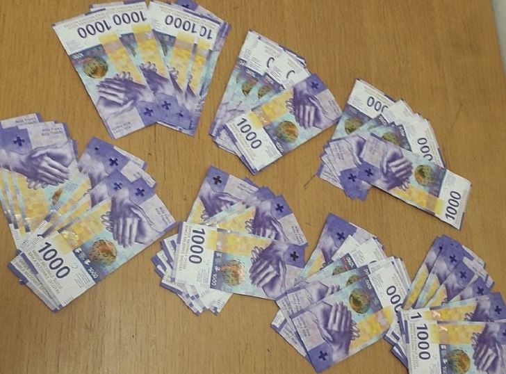 Dy shqiptarëve iu ndalen mbi 50 mijë franga zvicerane nga dogana serbe