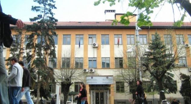 Biznesmeni nga Shqipëria ia pa “hairin” presionit të Thaçit për zhvendosjen e institucioneve me qira