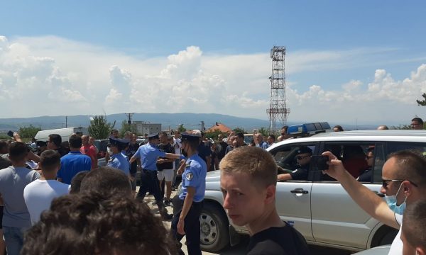 Policia arreston dy serbë në manifestimin në Gazimestan