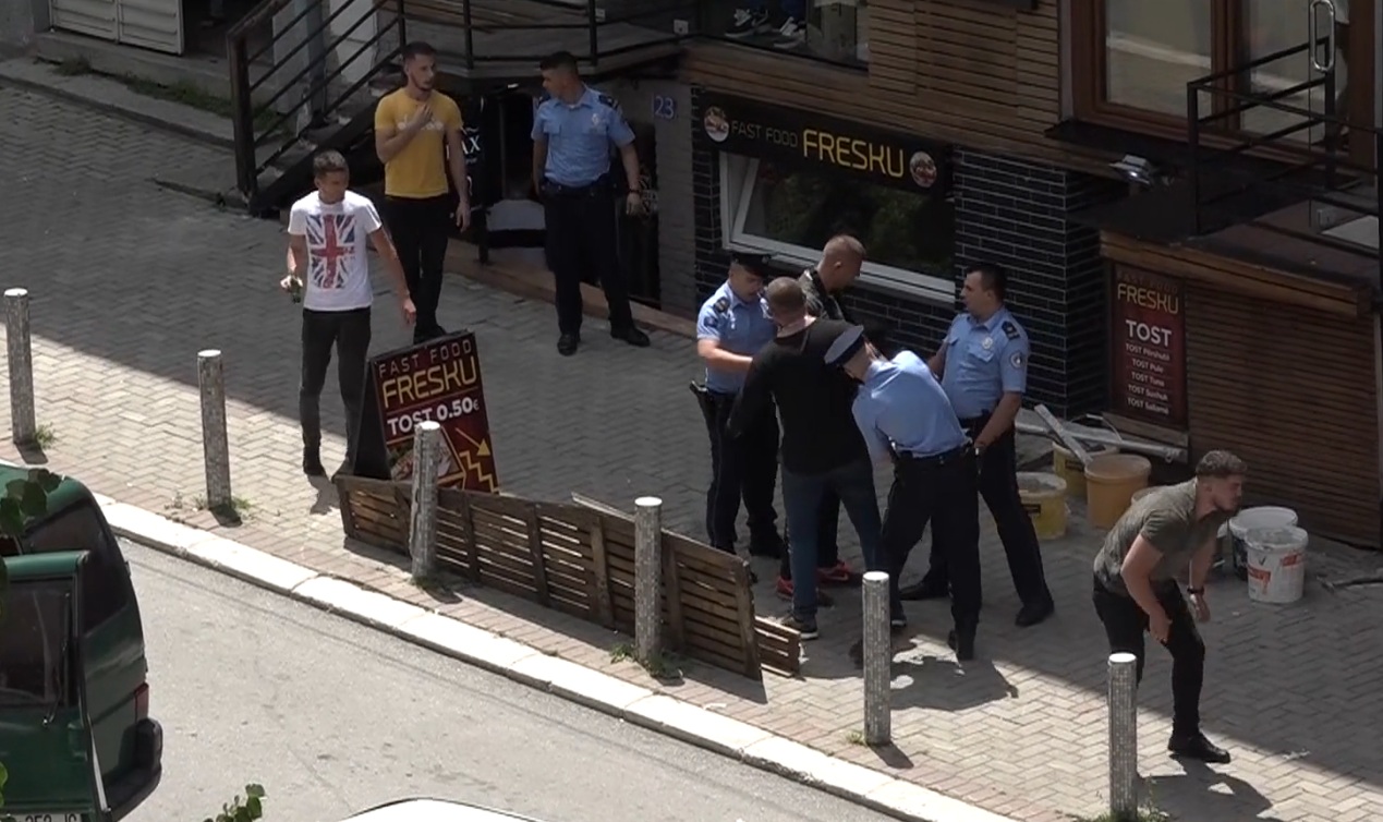 Policia deklarohet për incidentin me thika në Prishtinë