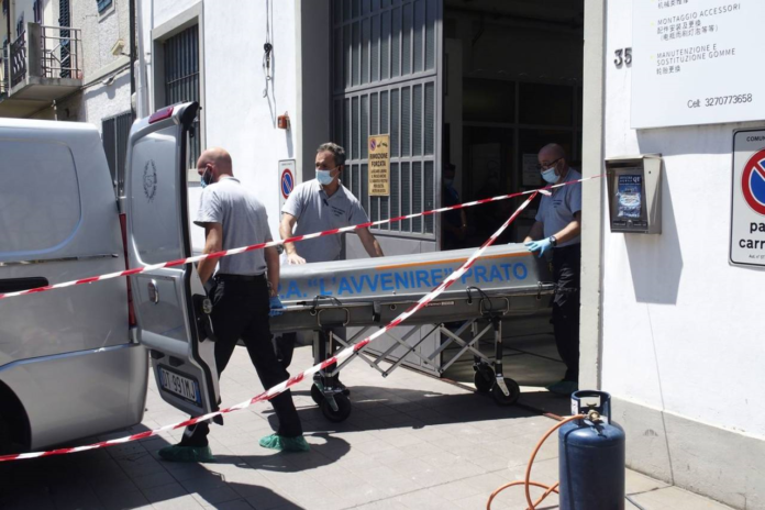 E rëndë: Vdes 56 vjeçari shqiptar në Itali, bie nga 7 metra lartësi