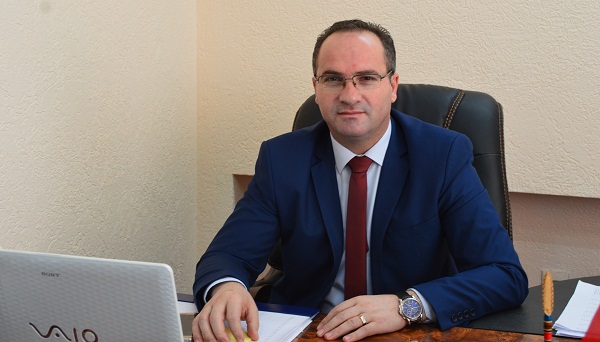 Covid-19: Krasniqi thotë se nuk humbën vendet e punës 30 mijë qytetarë